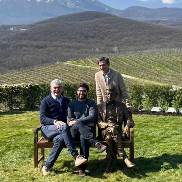 Γιάννης Μπουτάρης Αποκαλυπτήρια γλυπτού, στο Κτήμα Κυρ- Γιάννη Στο Γιαννακοχώρι Νάουσας – Του Ηλια Τσεχου