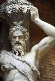 Τα δύο συμμετρικά πελώρια αγάλματα …Απο την Μιραντα Σκηνιτη