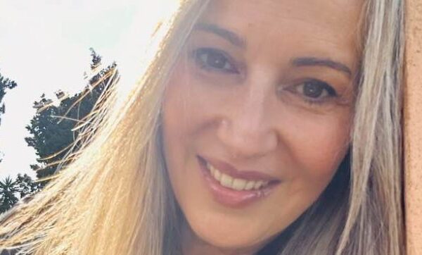 ΠΑΣΧΑΛΙΝΕΣ ΕΝΘΥΜΗΣΕΙΣ – ΤΗΣ  ΚΟΡΙΝΑΣ ΚΟΜΠΟΛΙΤΗ