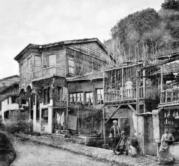 Η  Απολλωνιάδα στην περιοχή της Προύσας