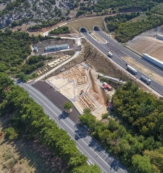 ΤΟ ΙΕΡΟ ΤΗΣ ΚΥΒΈΛΗΣ ΣΤΗΝ ΚΟΙΛΆΔΑ ΤΩΝ ΤΕΜΠΩΝ –  Απο τον Τριανταφυλλο Αθανασουλα