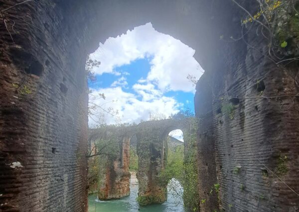 Περιηγήσεις : ΤΟ ΡΩΜΑΪΚΌ ΥΔΡΑΓΩΓΕΊΟ ΤΗΣ ΝΙΚΌΠΟΛΗΣ  – Απο τον   Τριανταφυλλο Αθανασουλα