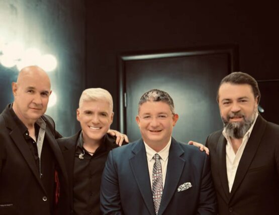 Πλήθος επωνύμων στη μουσική του παράσταση στο Μέγαρο Μουσικής!