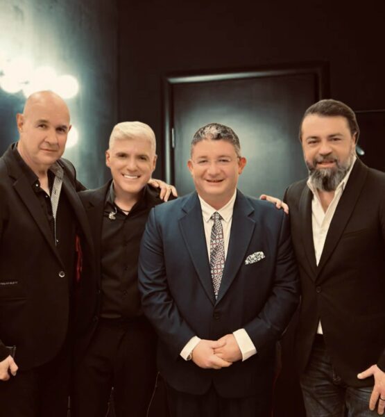 Πλήθος επωνύμων στη μουσική του παράσταση στο Μέγαρο Μουσικής!