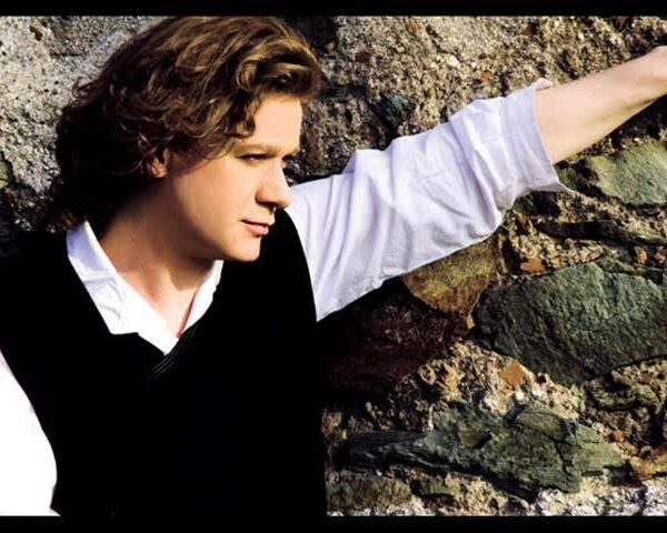 Συνεντευξη : Ο  Πέτρος Γαιτάνος  προσκεκλημένος του Αχιλλέα Παπαδιονυσίου