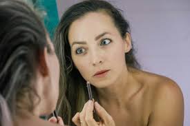 Λάθη στο foundation που σε κάνουν να δείχνεις μεγαλύτερη!