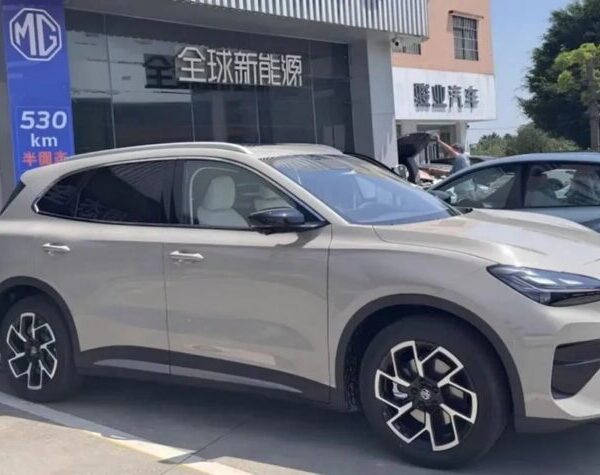 MG 4X: Το ηλεκτρικό SUV με €13.000, ημι-στερεά μπαταρία και αυτονομία 610 km