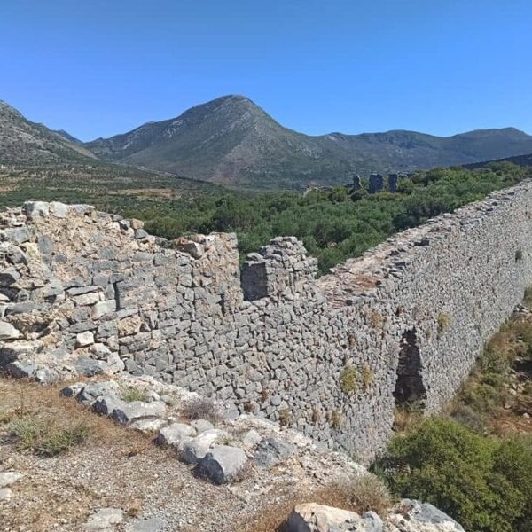 Κάστρο Κελεφά. Οίτυλο Μάνη. -Του  Γιάννη  Φαρσαράκη