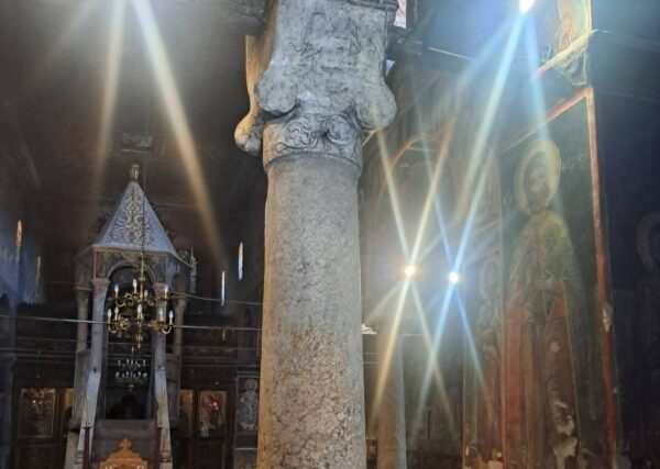 ΑΙΓΙΝΙΕΩΝ Η ΣΗΜΕΡΙΝΗ ΚΑΛΑΜΠΑΚΑ ΝΑΟΣ ΤΟΥ ΑΠΟΛΛΩΝΑ ΠΟΥ ΜΕΤΑΤΡΆΠΗΚΕ ΣΕ ΚΟΊΜΗΣΗ ΤΗΣ ΘΕΟΤΌΚΟΥ – Aπο τον Τριανταφυλλο Αθανασουλα