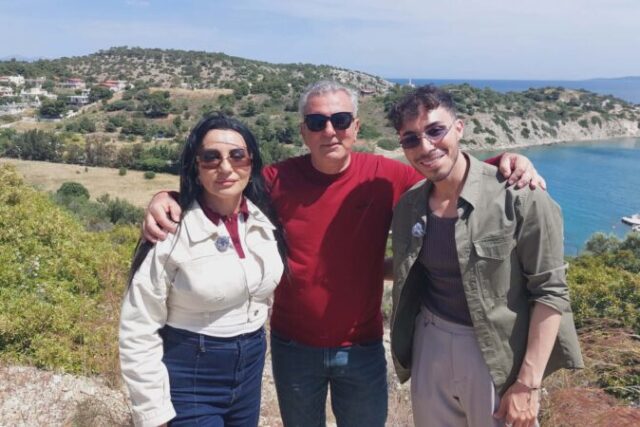 Escapers – Η Πόπη Μαλλιωτάκη και ο Βασίλης Λαζαρίδης στη Σαλαμίνα (Μέρος Β’)