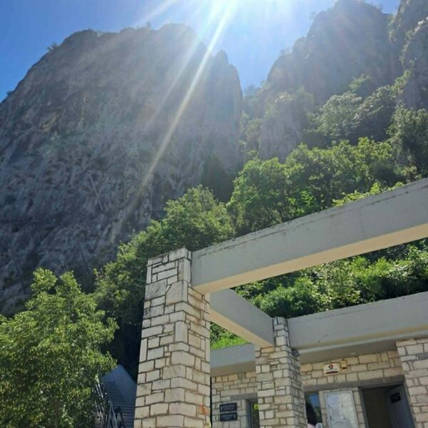 ΑΝΘΡΏΠΙΝΕΣ ΠΑΤΗΜΑΣΙΕΣ ΤΟΥ 120000 ΣΠΗΛΑΙΟ ΘΕΟΠΕΤΡΑΣ Απο τον  Τριανταφυλλο  Αθανασουλα
