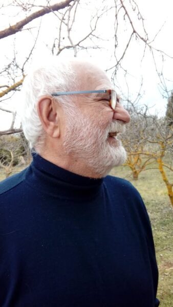 Ποιηση : Δημήτρης Τζουβαλης  ΄΄ ΣΤΟΥ ΚΟΥΦΟΥ ΤΗΝ ΠΟΡΤΑ.. ΄΄