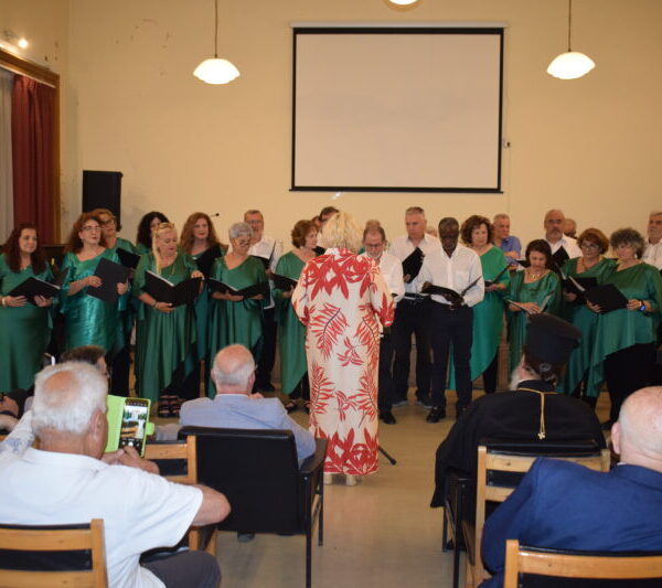 ΠΑΡΟΥΣΙΑΣΗ ΒΙΒΛΙΩΝ ΣΑΚΕΛΛΑΡΟΠΟΥΛΟΥ ΝΙΚΟΥ