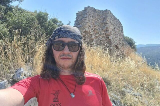 Κάστρο Καστρίου Αγιάς .Απο τον  Τριανταφυλλο Αθανασουλα