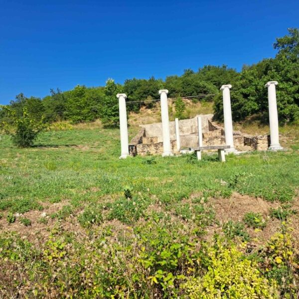 Περιηγησεις : Πηγή θεας ΑΡΤΕΜΗΣ ..Ναός της ΜΗΤΡΟΣ των Θεών … Λευκόπετρα Βερμίου. Απο τον  Τριανταφυλλο Αθανασουλα