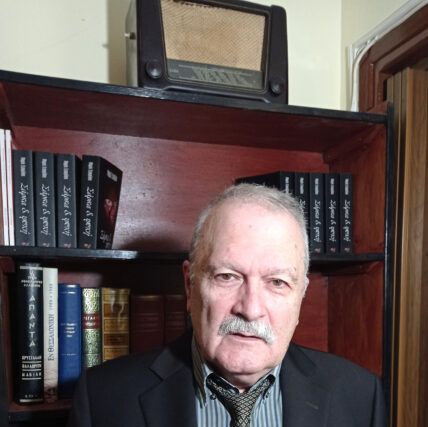 ΜΙΧΑΗΛΟΓΛΟΥ ΒΑΣΙΛΗΣ  ο πραγματικός ποιητής πρέπει να έχει μεγάλη συλλογή εμπειριών – Συνέντευξη στην Λιλικα Αρνακη