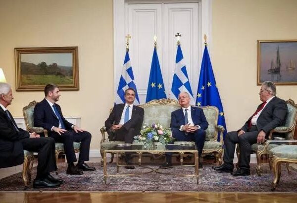 ..ΑΛΛΗ ΜΙΑ ΦΙΕΣΤΑ, ΧΟΡΤΑΣΜΕΝΩΝ «ΔΗΜΟΚΡΑΤΩΝ»  …Γράφει ο Πάνος Καλουδάς.