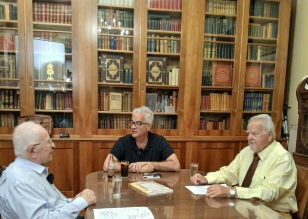 Αχιλλέας Παπαδιονυσίου . Συνέντευξη σταθμός…-  Kριτικη Πάνος Καλουδάς