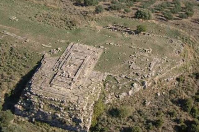 Περιηγήσεις : ΚΑΛΥΔΩΝΑΣ ΛΑΦΤΙΟ ΙΕΡΟ ΑΦΙΕΡΩΜΈΝΟ ΣΤΟΝ ΑΠΌΛΛΩΝΑ ΚΑΙ ΑΡΤΕΜΗ – Απο τον  Τριανταφυλλο  Αθανασουλα