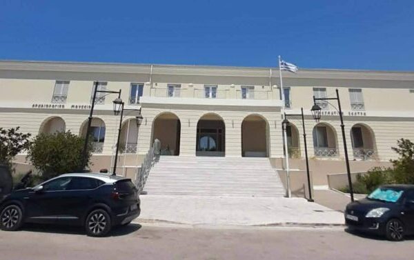 Περιηγήσεις : Στο Αρχαιολογικό Μουσείο Λευκάδας – Απο τον  Τριανταφυλλο Αθανασουλα