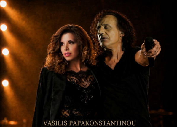 Ο Βασίλης Παπακωνσταντίνου τραγουδάει για πρώτη φορά στα ιταλικά