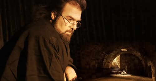 ΘΕΑΤΡΟ : Ο ΜΕΓΑΣ ΙΕΡΟΕΞΕΤΑΣΤΗΣ ________