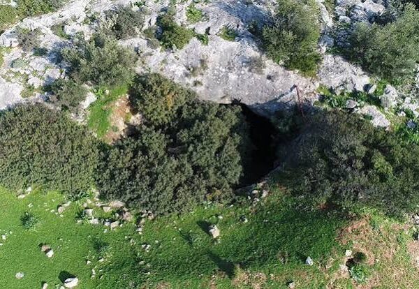 Η δολίνη Βραώνας Αττικής, με πανίδα 25.000 χρόνων! Του  Γιωργου . Λεκάκη