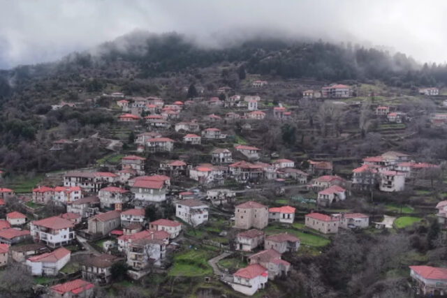 Το «μπαλκόνι» του Μαίναλου που εντυπωσιάζει ακόμα και τους πιο απαιτητικούς