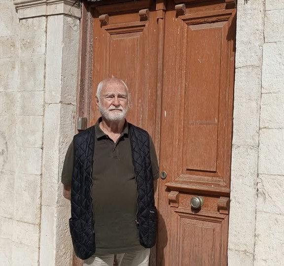 Ποίηση : Δημητρης Τζουβαλης ΄΄ ΑΝΔΡΟΚΡΑΤΟΥΜΕΝΕΣ ΚΟΙΝΩΝΙΕΣ ΄΄