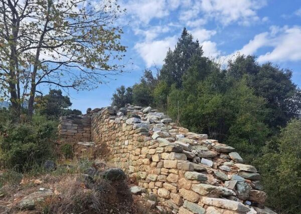 Περιηγήσεις : ΑΡΧΑΙΑ ΑΚΡΟΠΟΛΗ ΛΕΙΒΗΘΡΩΝ Ο ΤΟΠΟΣ ΟΠΟΥ ΕΙΧΕ ΤΑΦΕΊ Ο ΟΡΦΕΑΣ – Του  Τριανταφυλλου Αθανασουλα