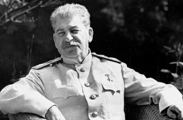 Ο Ιωσήφ Βησσαριόνοβιτς Στάλιν ………………….
