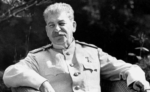 Ο Ιωσήφ Βησσαριόνοβιτς Στάλιν ………………….