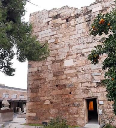 «ΤΕΧΝΗ ΤΥΧΗΝ ΕΣΤΕΡΞΕ ΚΑΙ ΤΥΧΗ ΤΕΧΝΗΝ. Από την Μίδεια στην σύγχρονη Λιβαδειά» Περιοδική εικαστική έκθεση 21 έως 31 Οκτωβρίου 2026 Μεσαιωνικός πύργος Νικολάου Σεντ Ομέρ – Αρχαιολογικό Μουσείο Θηβών